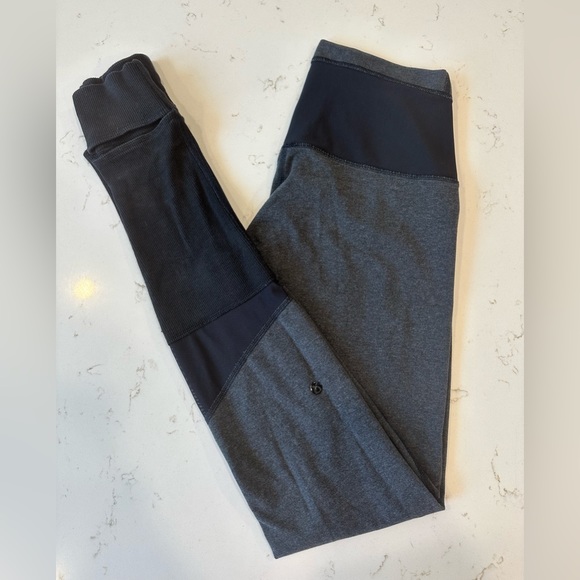 Lululemon stirrup Leggings - Picture 2 of 9